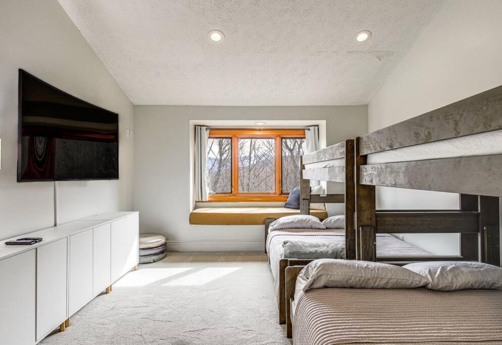 Vila Lux Retro Getaway W/ Ober & Smoky Mtn Views! Gatlinburg Exteriér fotografie