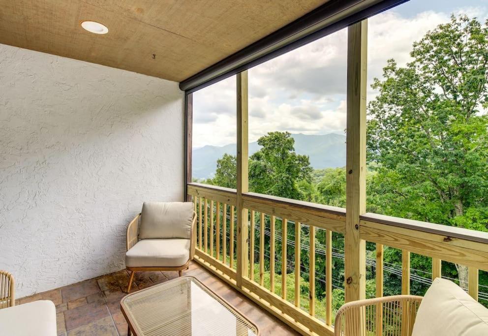 Vila Lux Retro Getaway W/ Ober & Smoky Mtn Views! Gatlinburg Exteriér fotografie