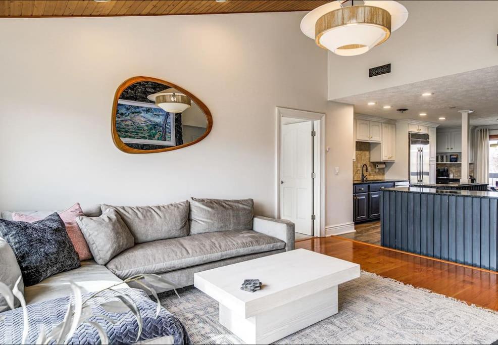 Vila Lux Retro Getaway W/ Ober & Smoky Mtn Views! Gatlinburg Exteriér fotografie